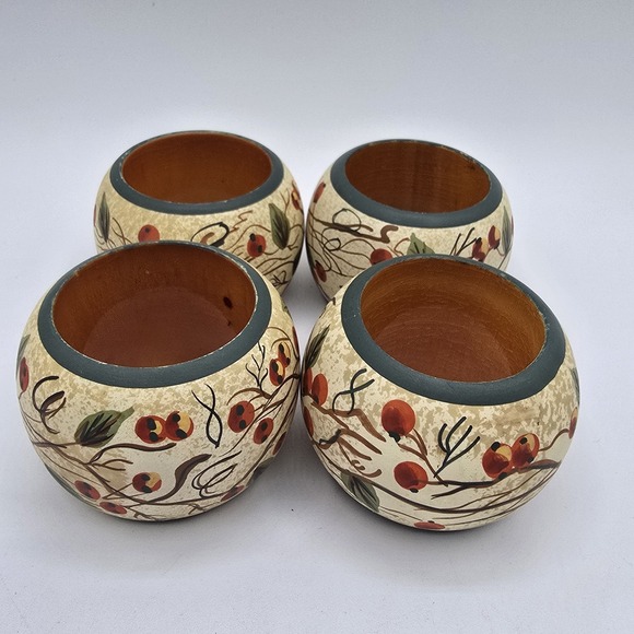 The Unbranded Brand Other - Napkin Rings Wood Hand Painted Fruit Berries and Vines Leaves set of 4